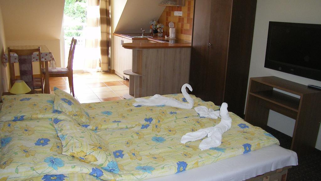 Palma Apartmanhaz 哈卡尼 客房 照片
